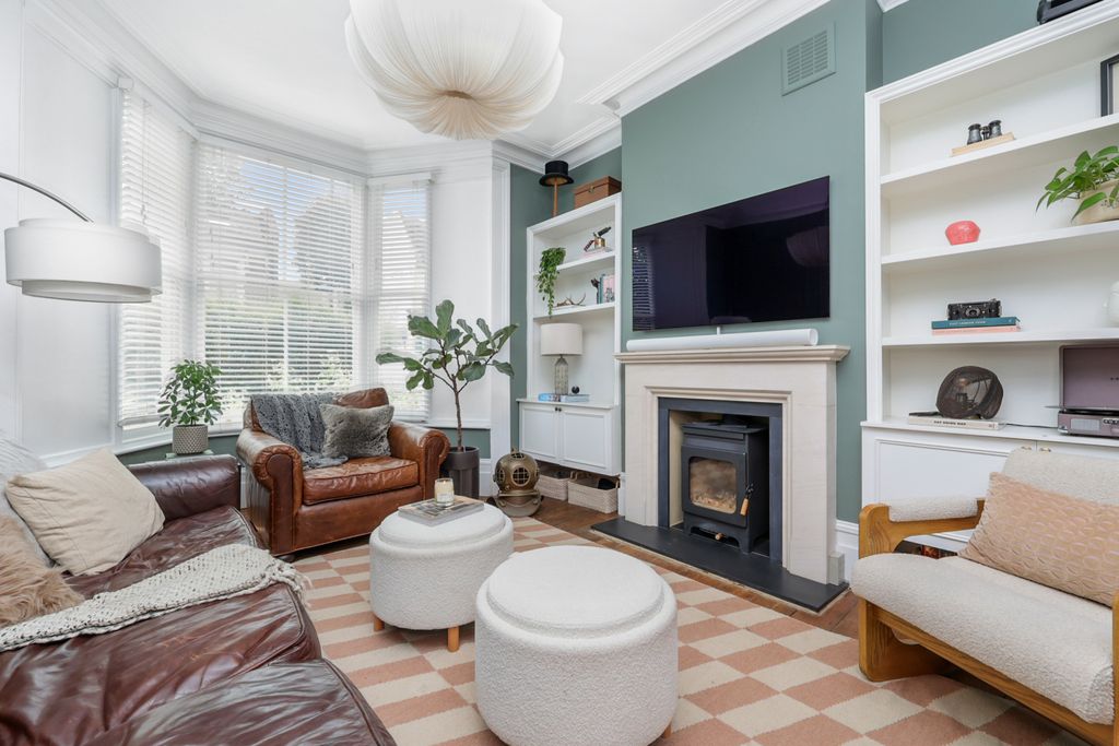 Property photo 2 of 40 Gallery