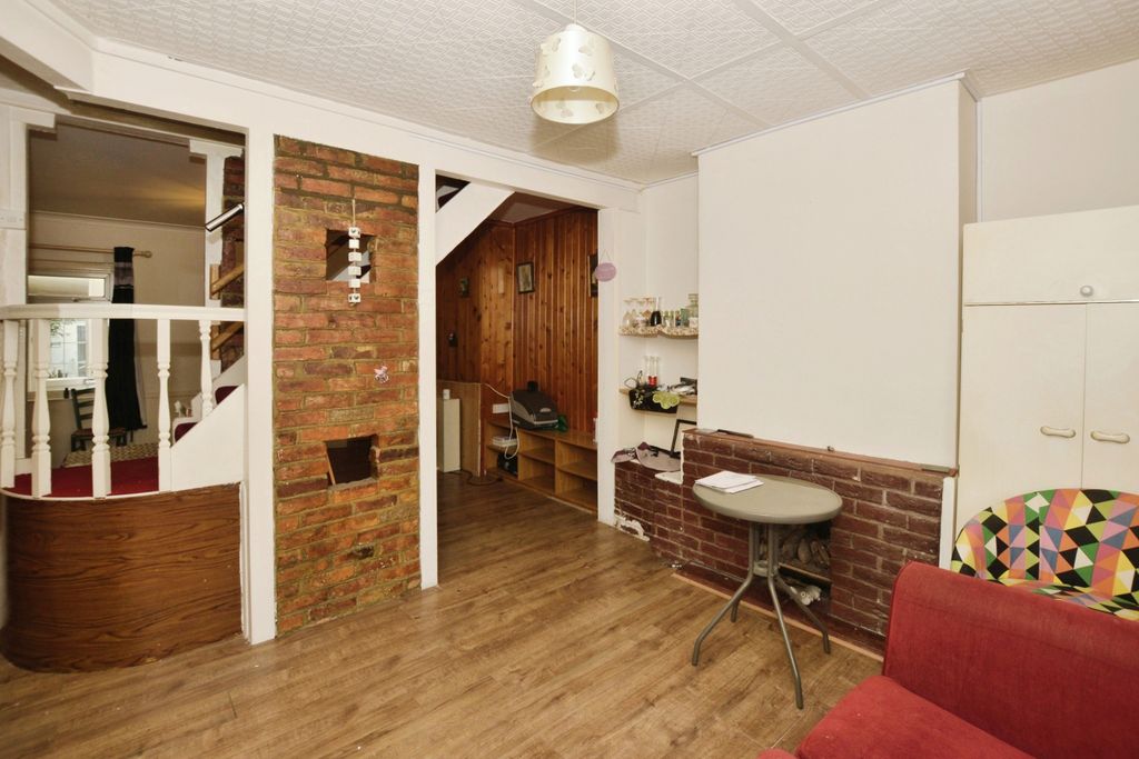 Property photo 3 of 11 Living Room