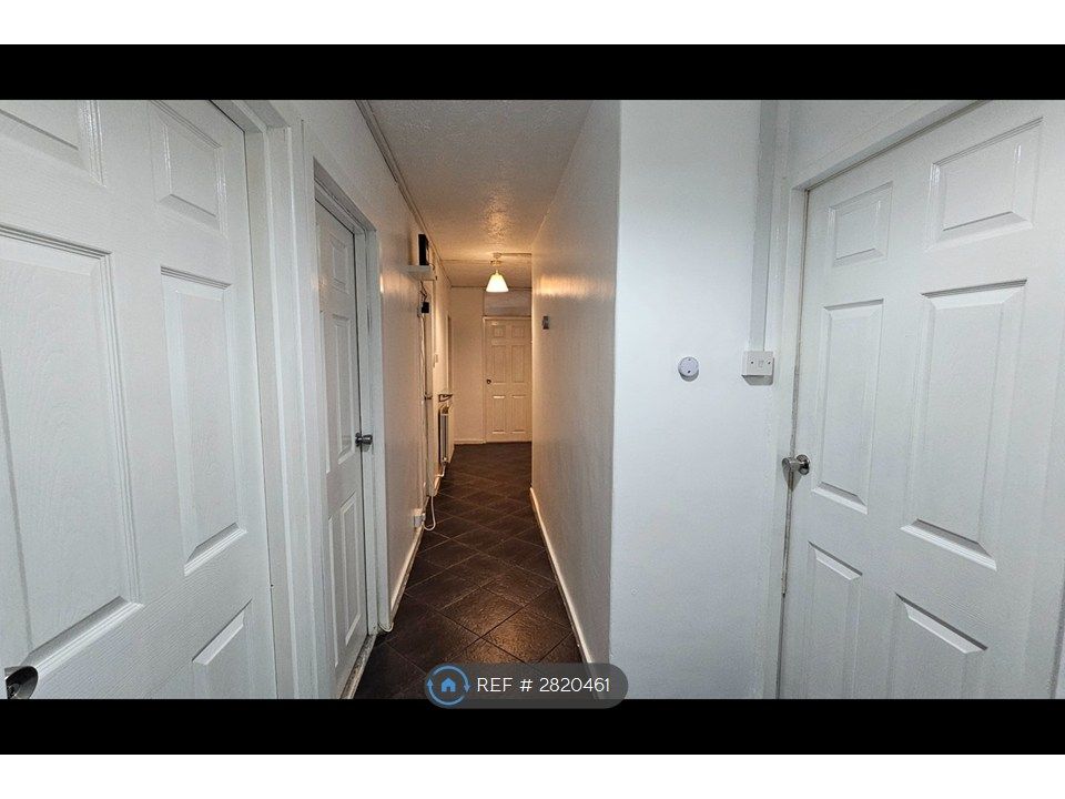 Property photo 3 of 17 Hallway