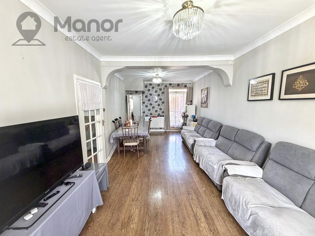 Property photo 2 of 20 Lounge