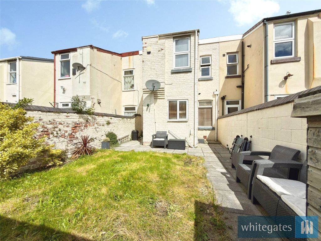 Property photo 2 of 19 Picture No. 11