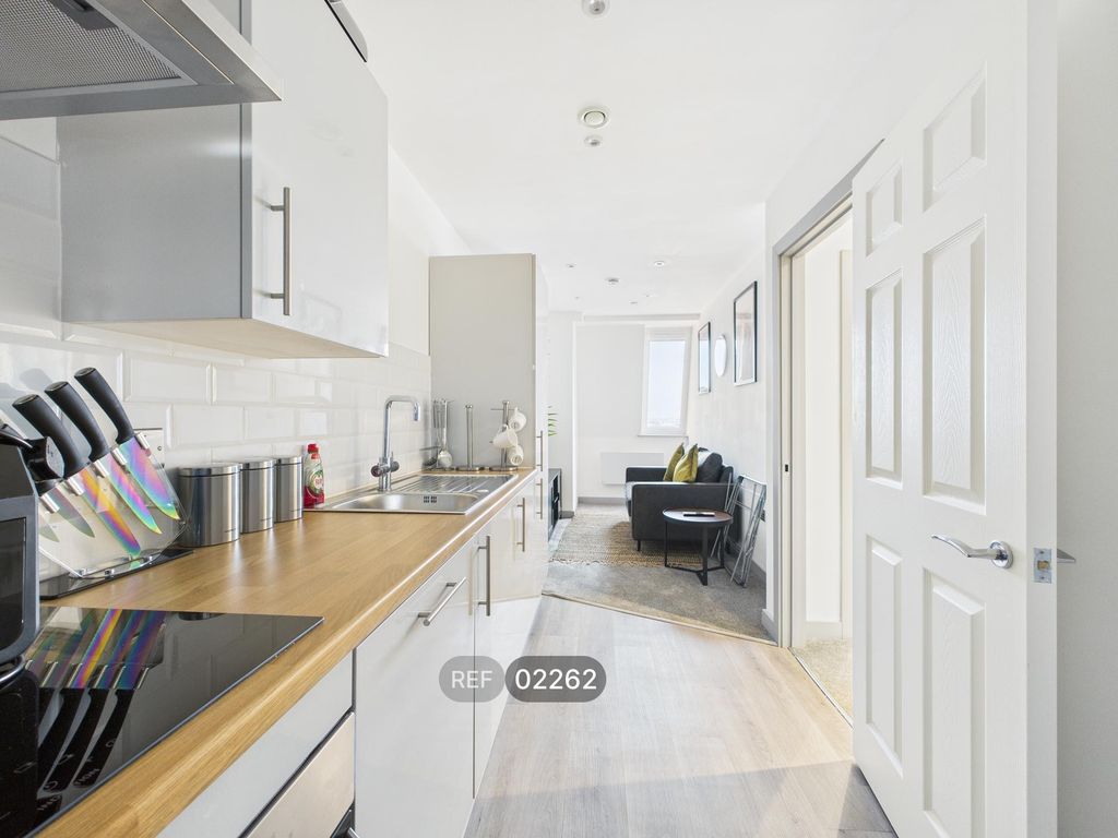 Property photo 3 of 14 Kitchen / Living Area