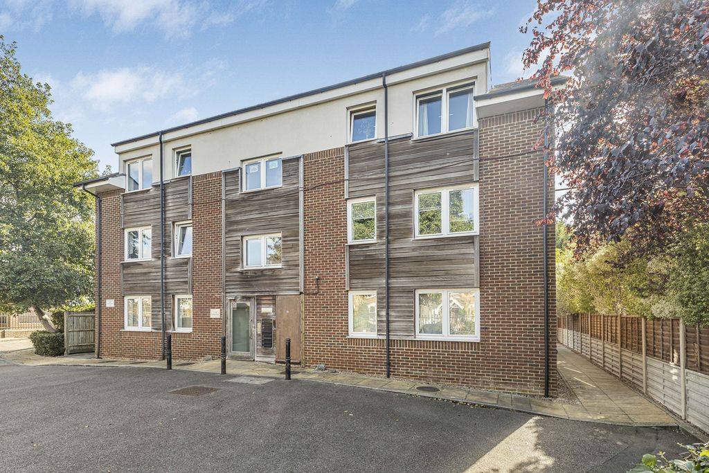 Property photo 3 of 9