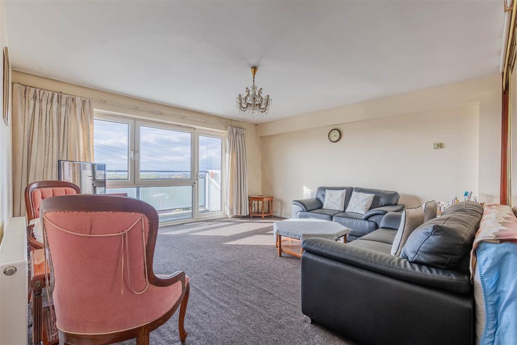 Property photo 2 of 13 CC1A5953-Hdr.Jpg