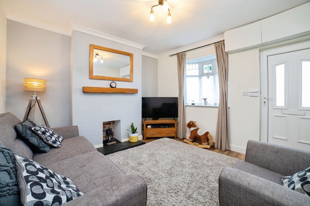 Property photo 2 of 17