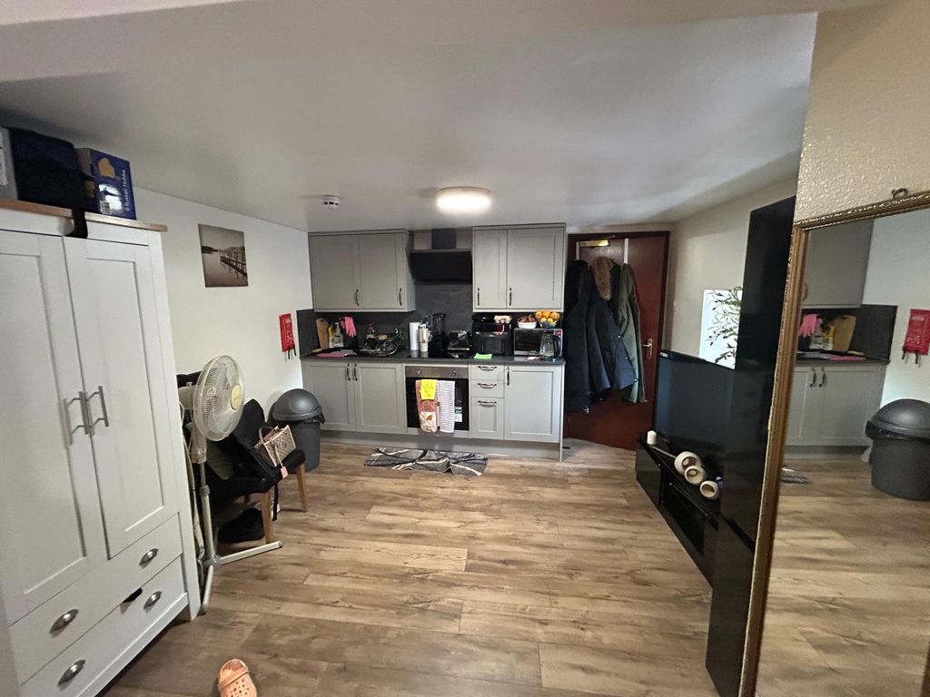 Additional image 22 of 21 bed flat for saleBroad Green, Wellingborough, Northamptonshire NN8