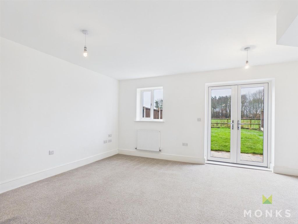 Property photo 3 of 13 Cam01348G0-Pr0792-Still003.Jpg