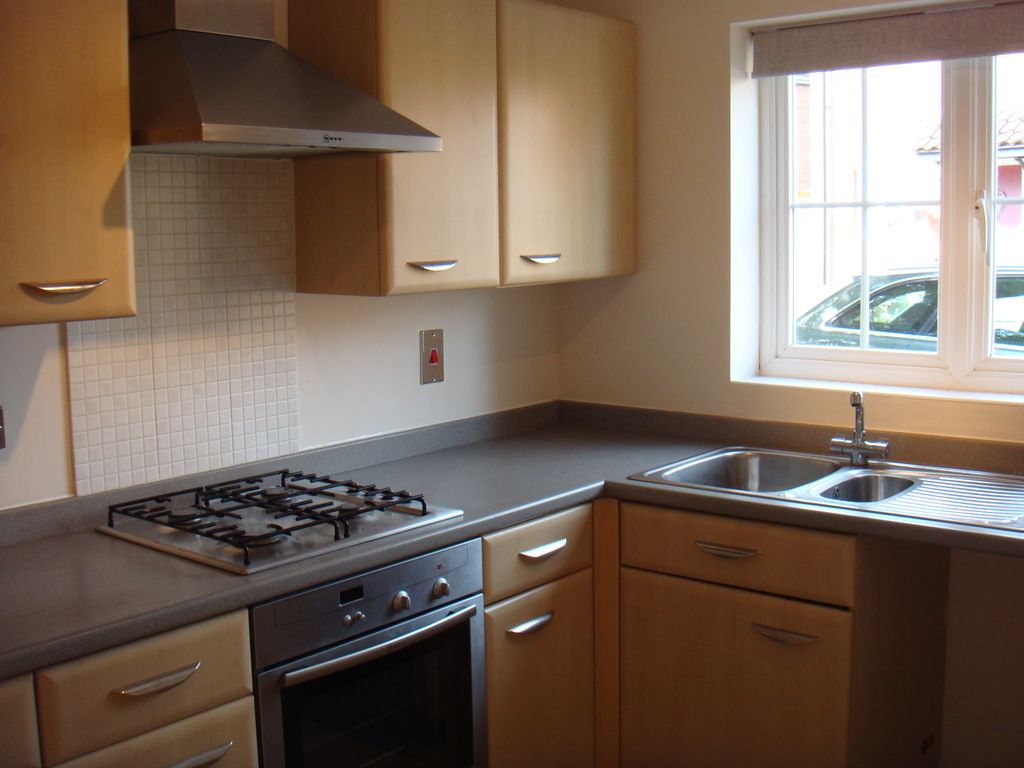 Property photo 2 of 4 Kitchen