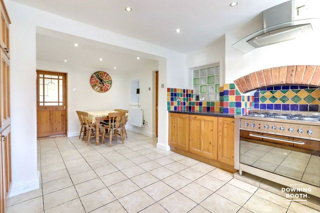 Property photo 3 of 22