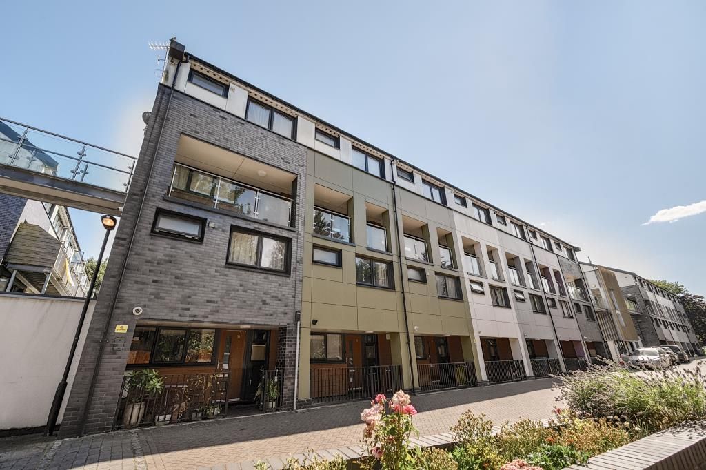 Property photo 1 of 16 External View