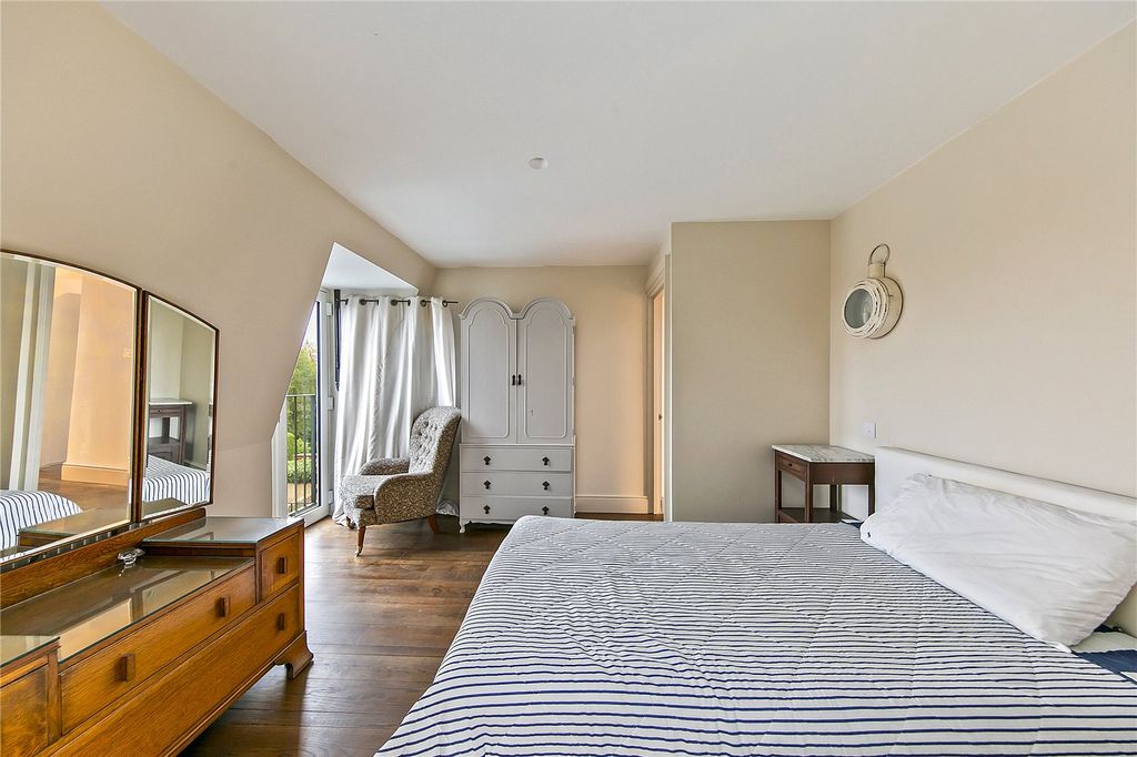 Additional image 34 of 6 bed semi-detached house for saleUxbridge Road, Hampton TW12