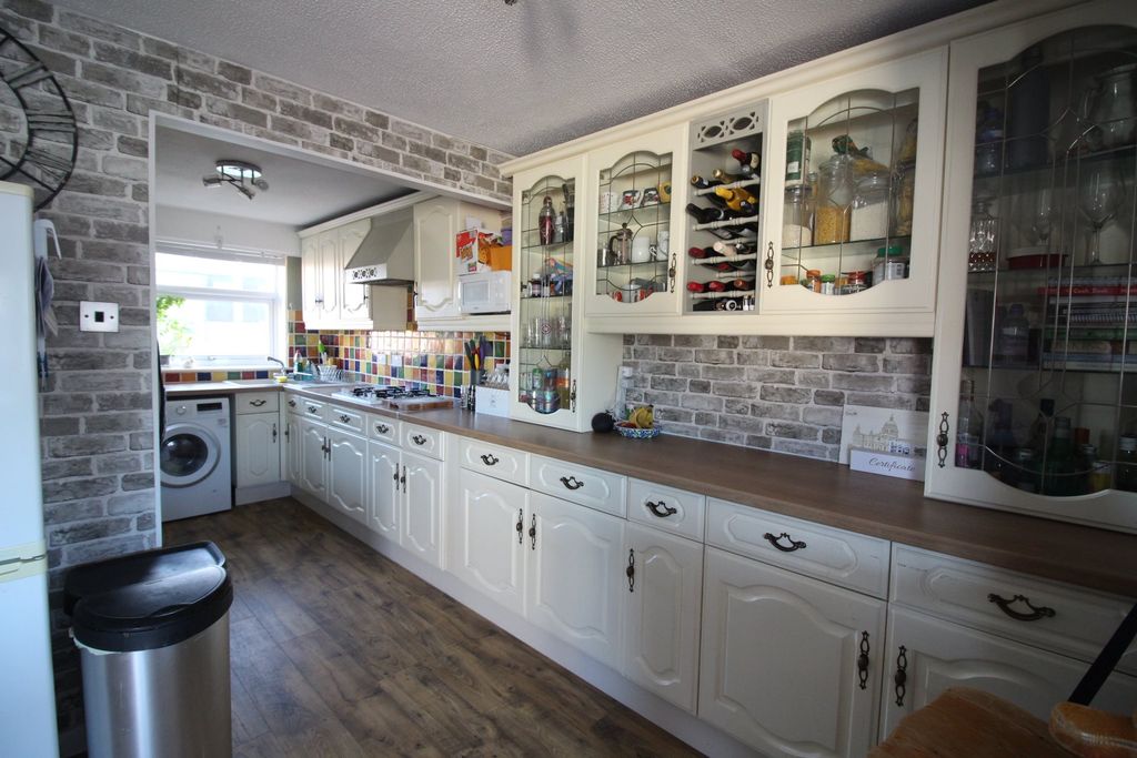 Property photo 2 of 15 Img_2558