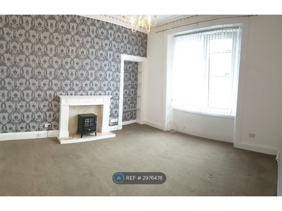 Property photo 2 of 5 Living Room