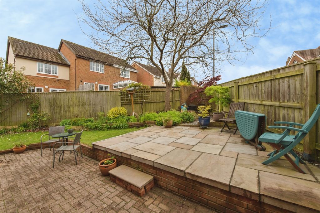 Property photo 2 of 17