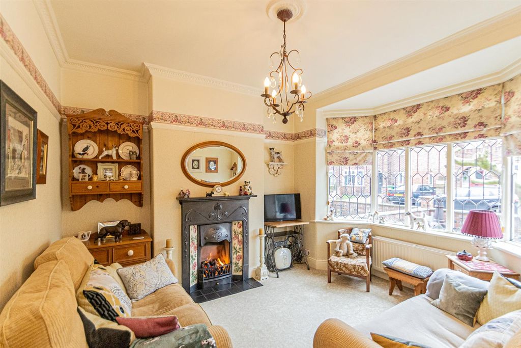 Property photo 2 of 24 Lounge