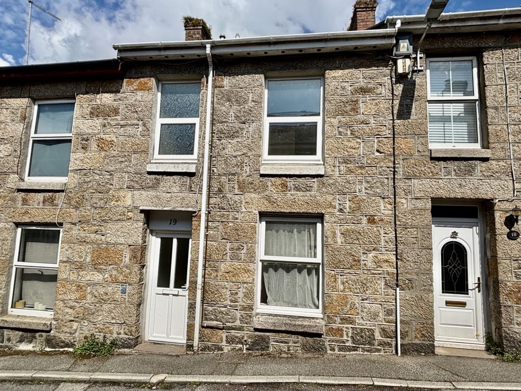 Property photo 1 of 8 2 Bedroom Mid Terraced House For Sale