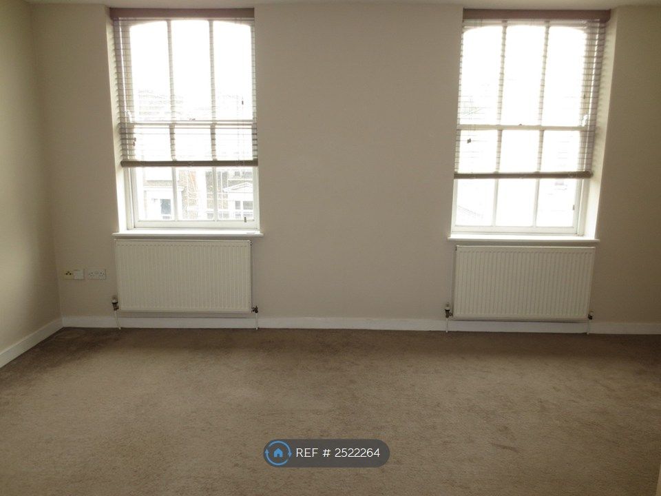 Property photo 2 of 5 Lounge