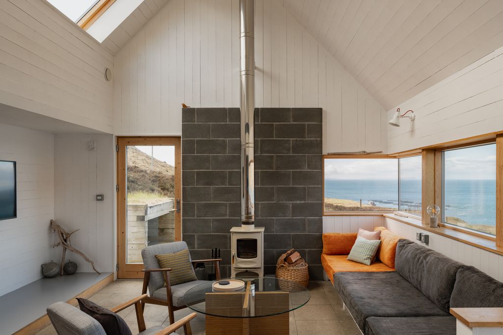 Property photo 2 of 20 342401 - Tin House, Milovaig-7.Jpg