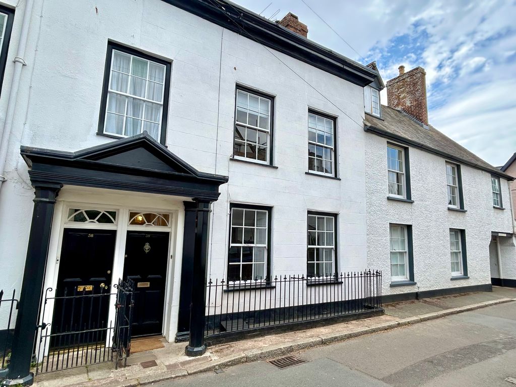 Property photo 1 of 17