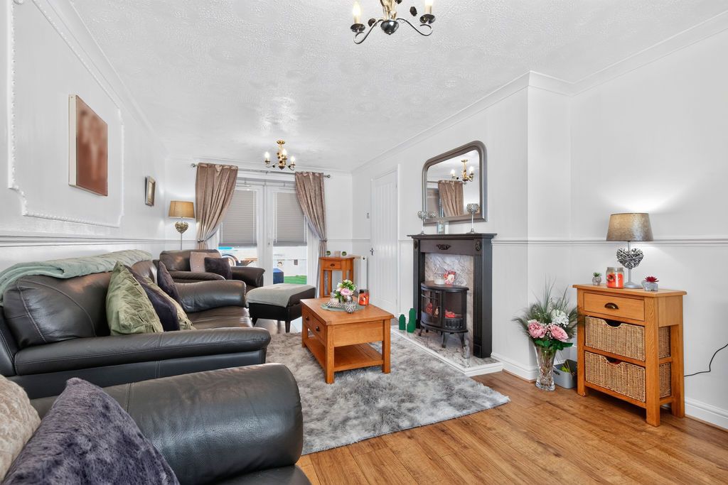 Property photo 2 of 16 Photo 13