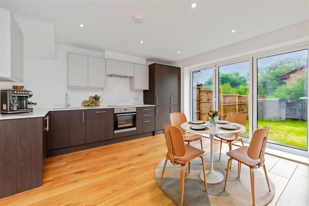 Property photo 2 of 23 74Hardwickeplace-13 - Dining Room - Standard - 26.