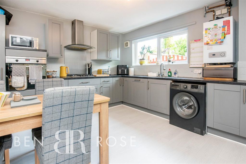 Property photo 3 of 22 Kitchen Diner