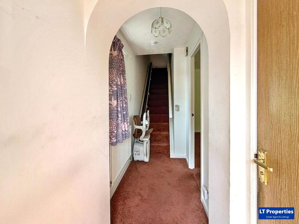 Property photo 2 of 18