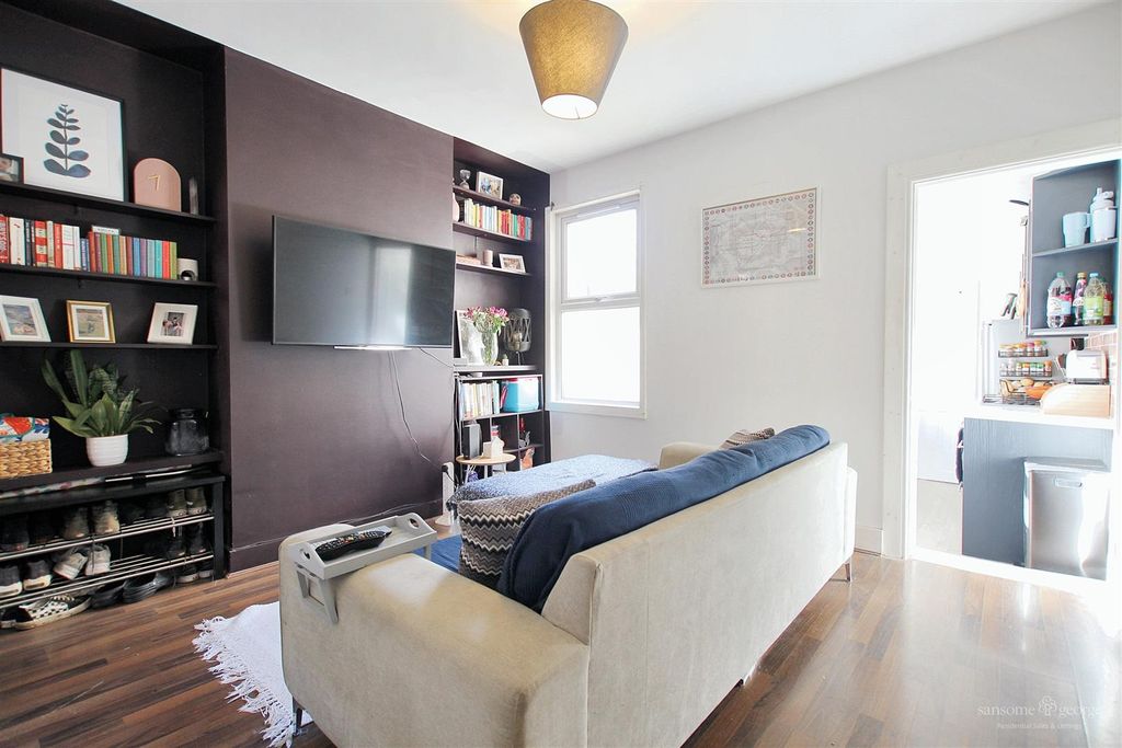 Property photo 3 of 22 Living Room