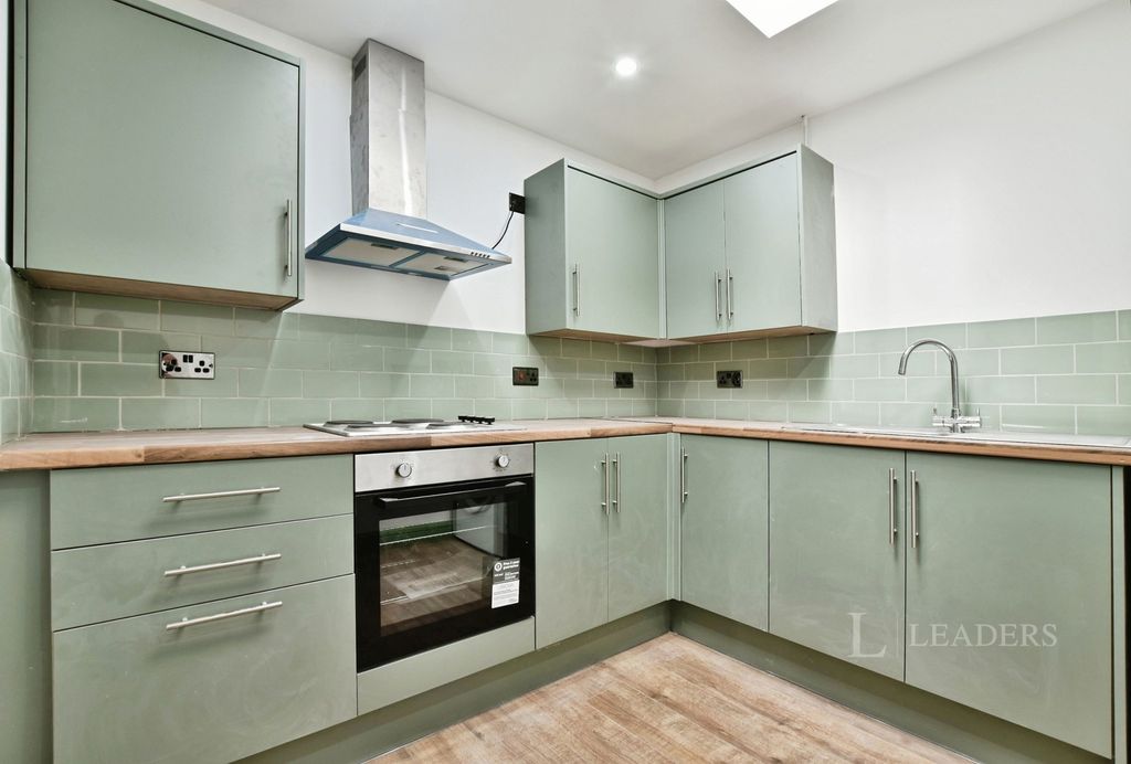 Property photo 2 of 10 Kitchen 2