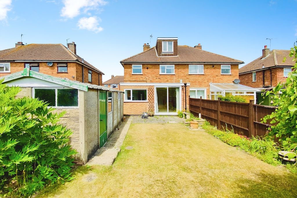 Property photo 2 of 27