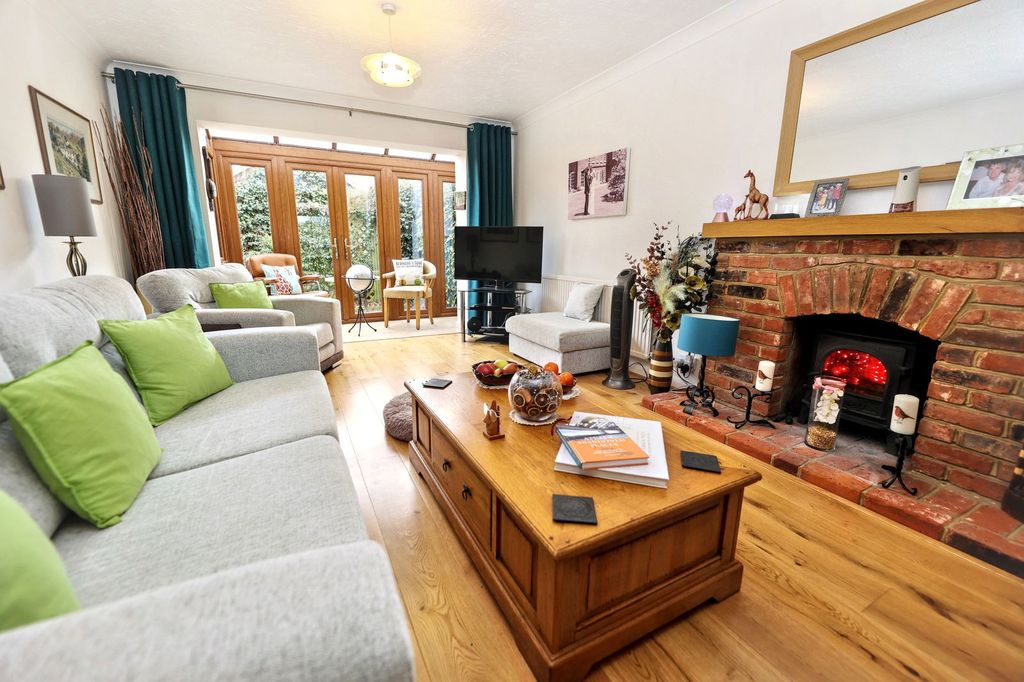 Property photo 2 of 24