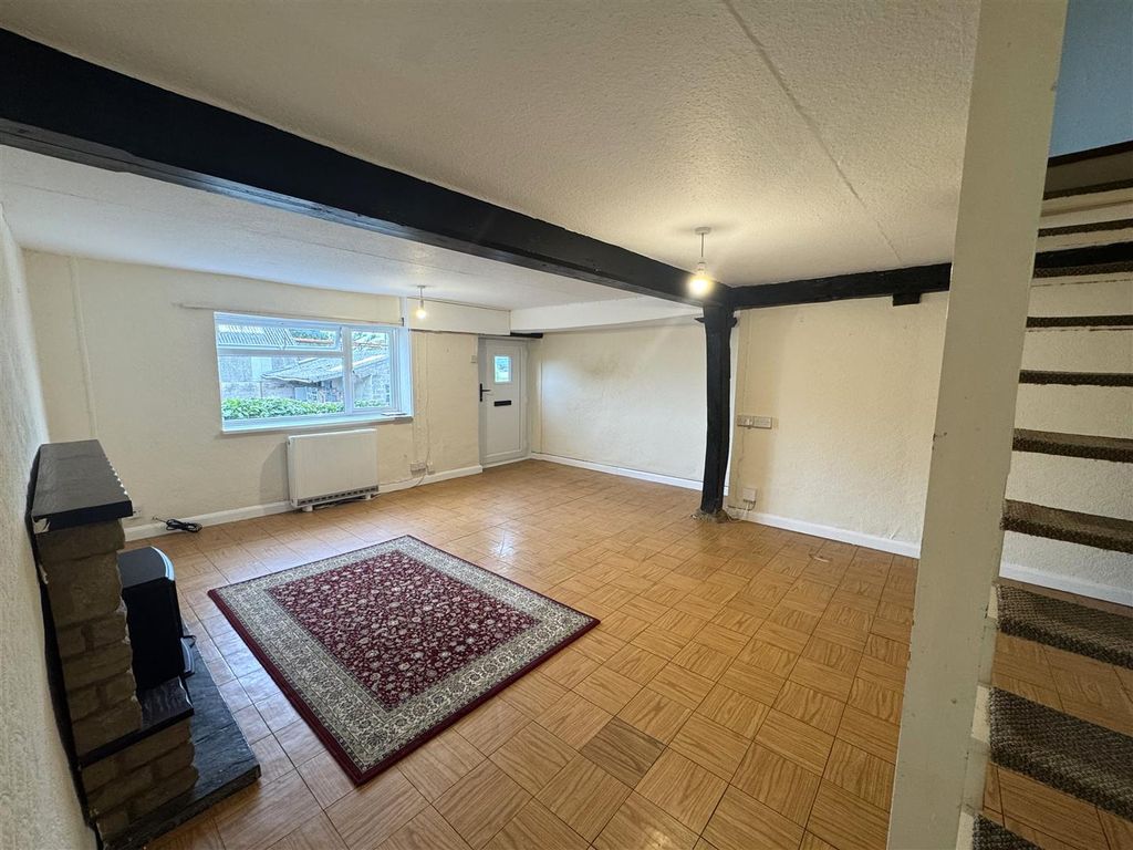 Property photo 3 of 15 Sitting Room