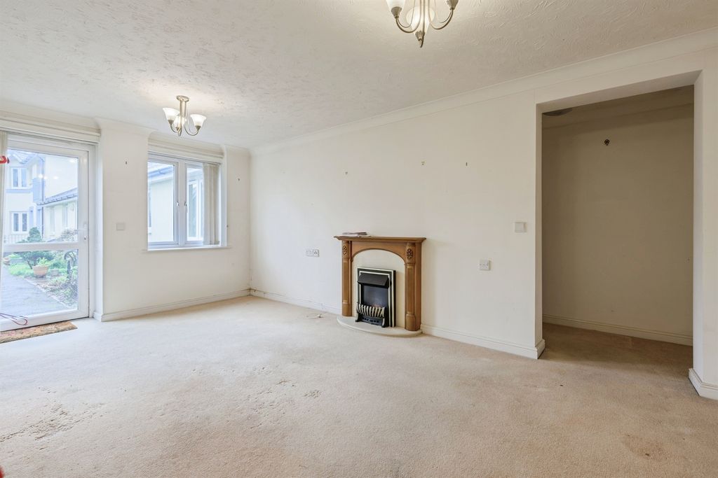 Property photo 2 of 16