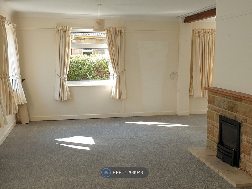 Property photo 2 of 8 Sitting Room