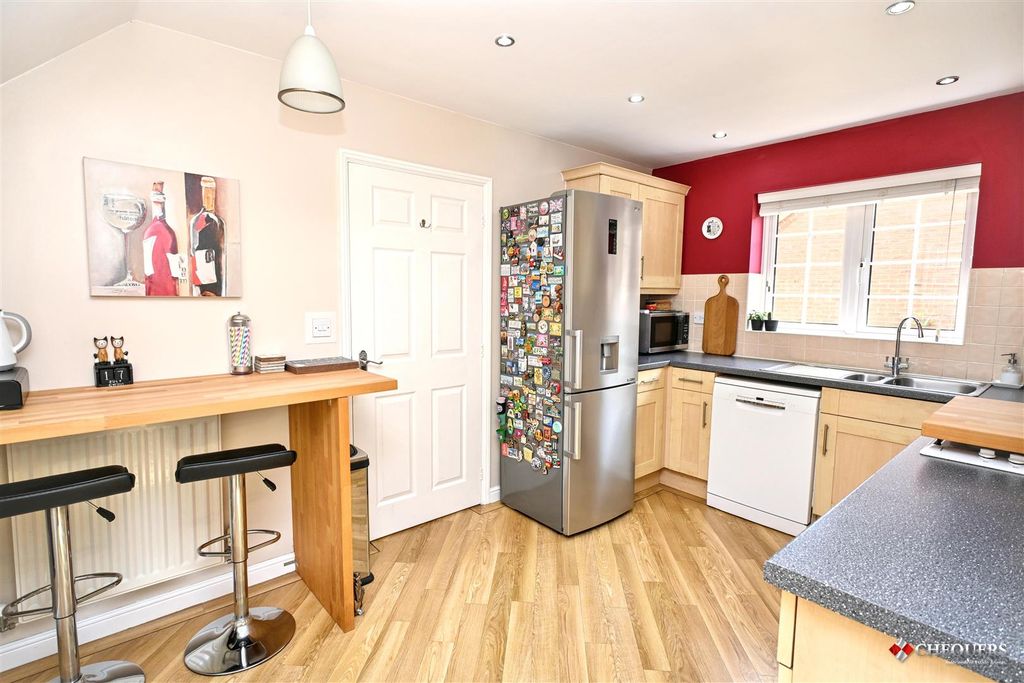 Property photo 2 of 17 Kitchen