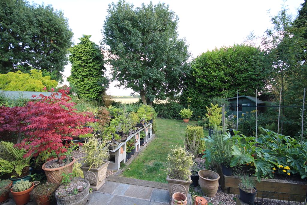 Property photo 2 of 14 Rear Garden