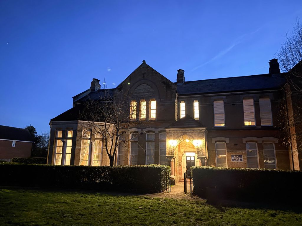 Property photo 2 of 10