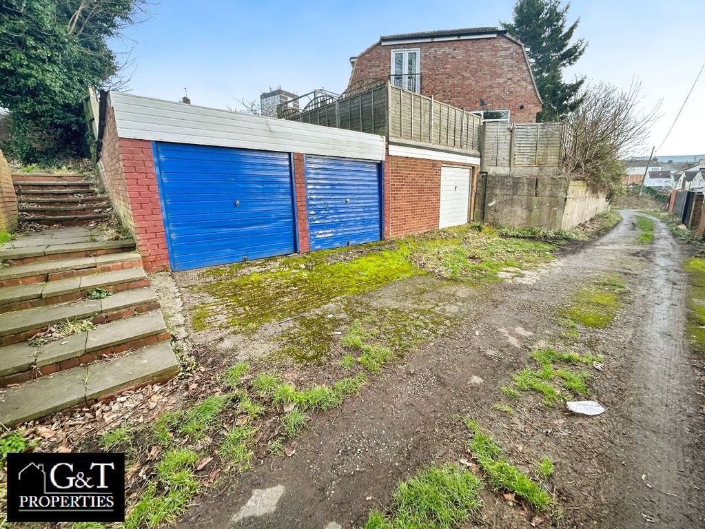 Property photo 2 of 20