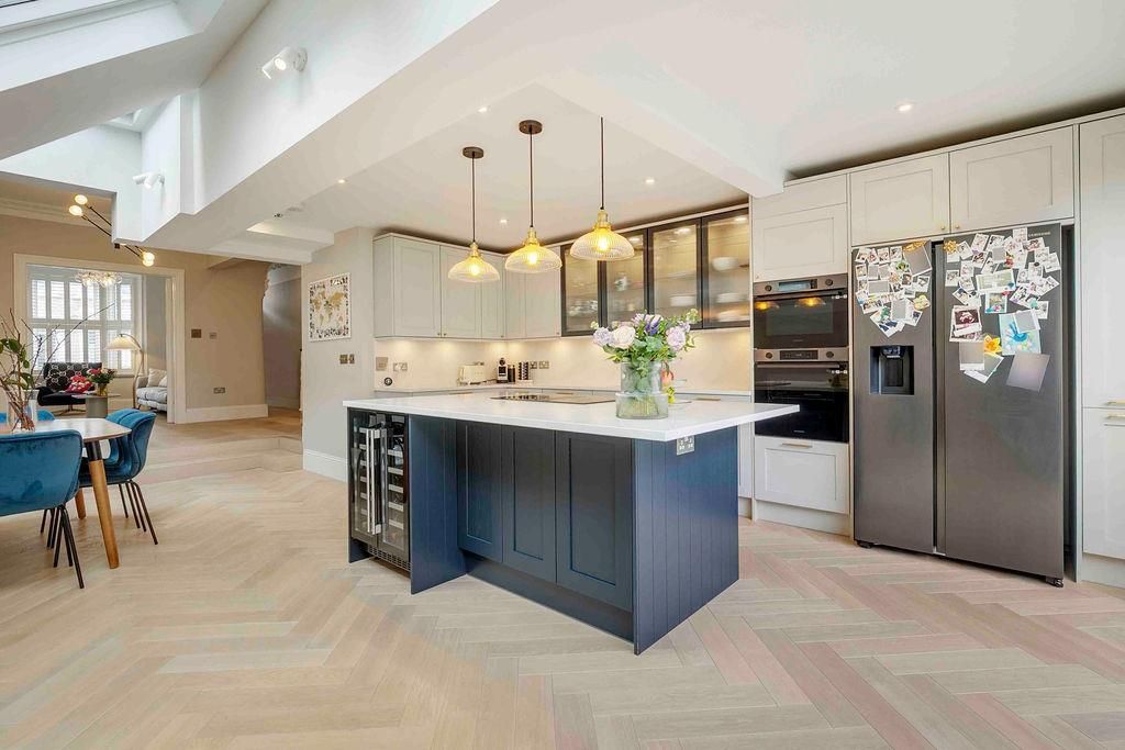 Property photo 2 of 22