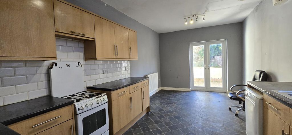 Property photo 2 of 15 Img-20251117-Wa0083.Jpg