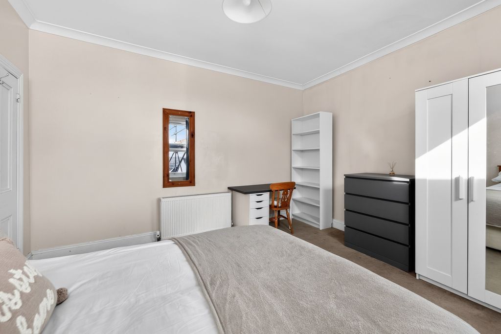 Property photo 3 of 9 0008