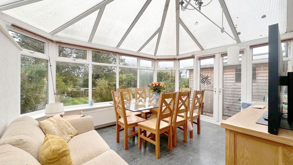 Property photo 3 of 14 Conservatory