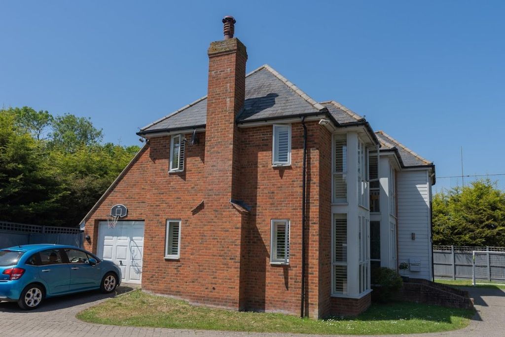 Property photo 2 of 47