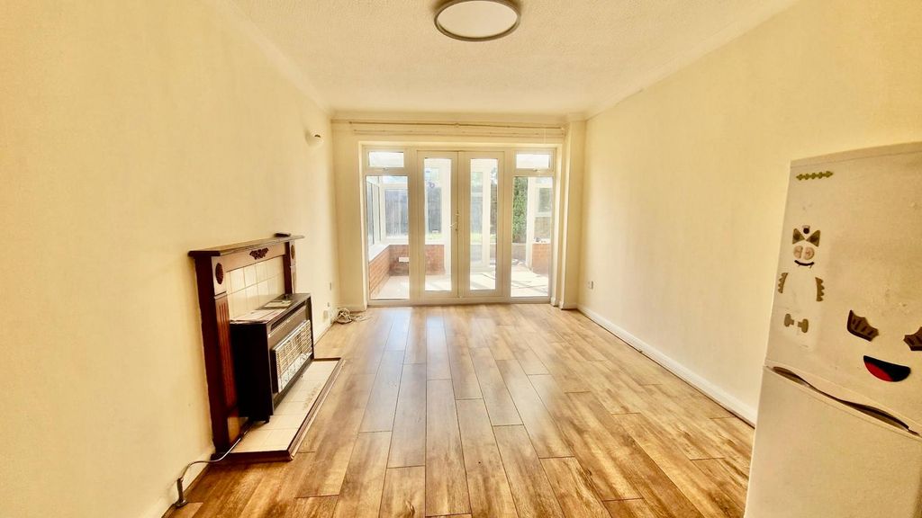 Property photo 1 of 32