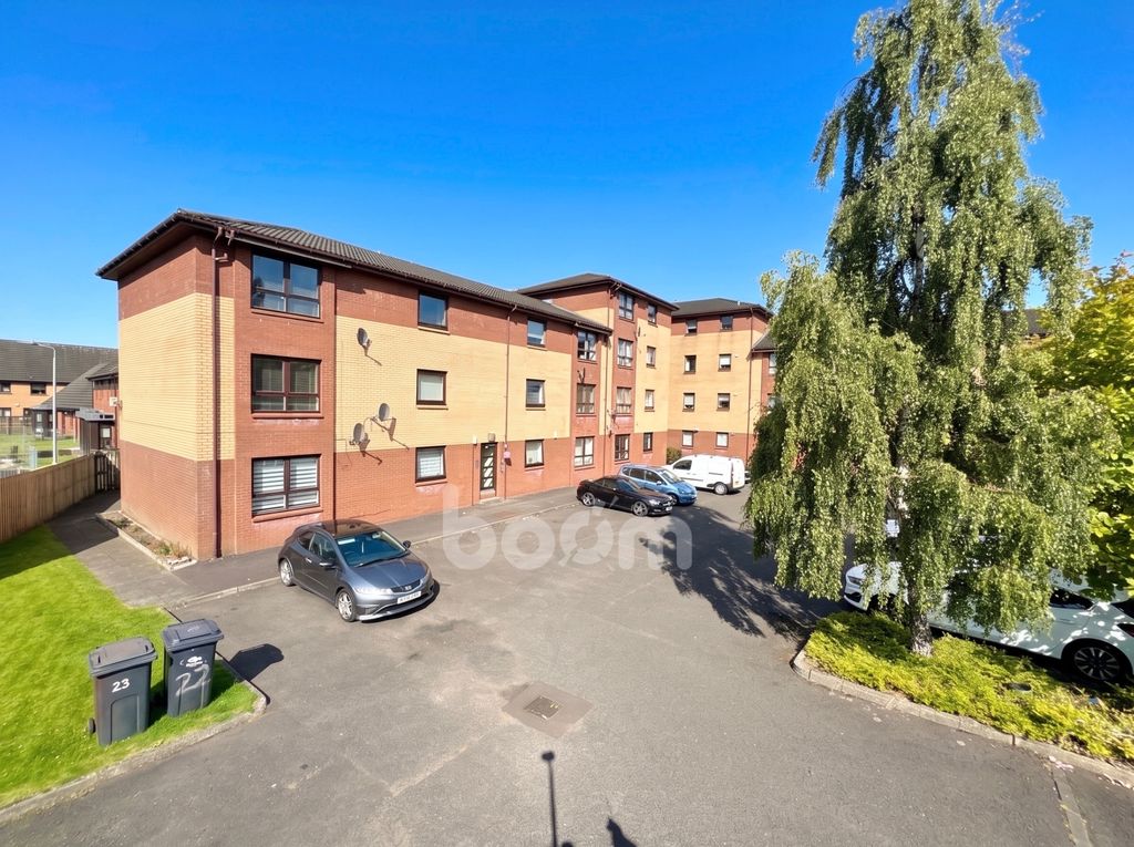 Property photo 1 of 17 Laighpark View, Paisley External