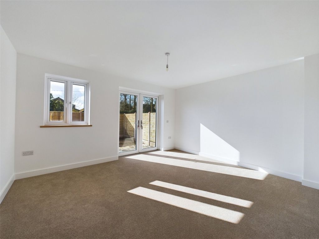 Property photo 3 of 22 Picture No. 05