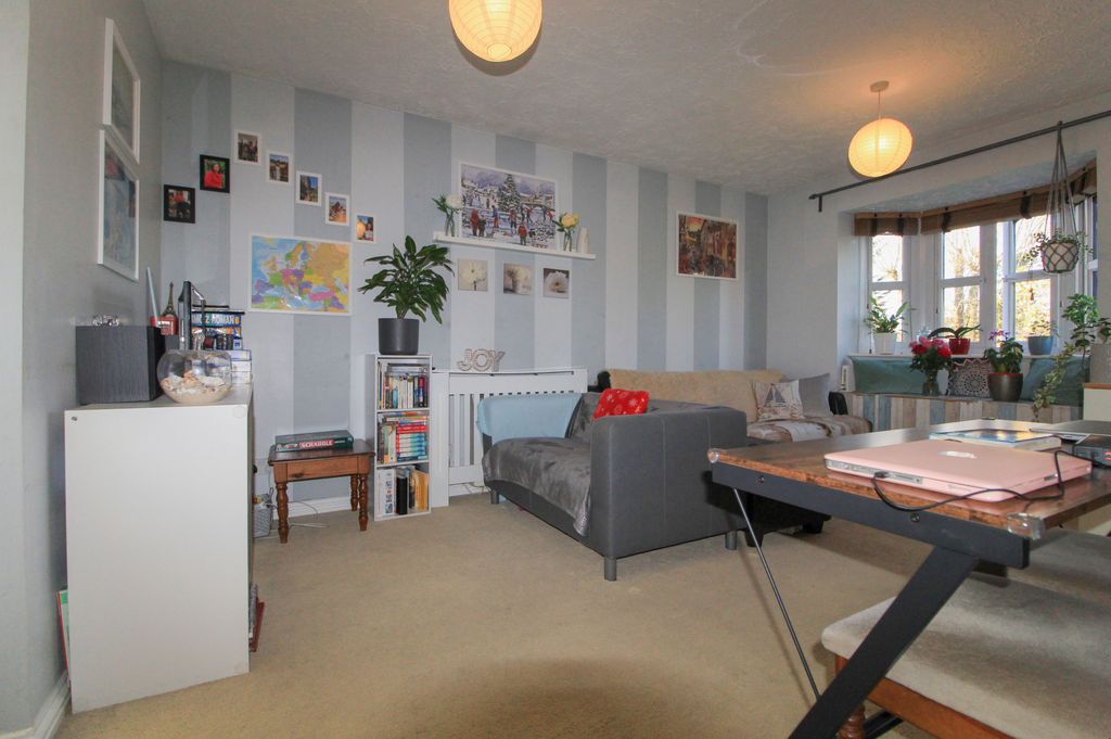 Property photo 3 of 17 Gallery