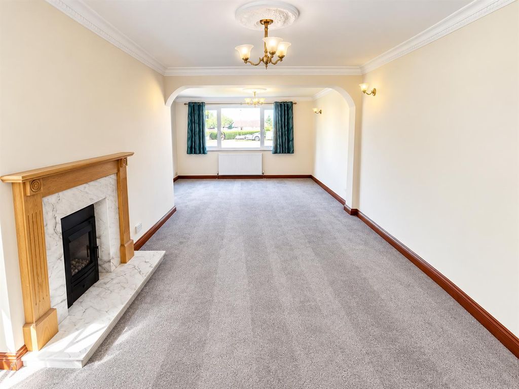 Property photo 3 of 10 Lounge.Png