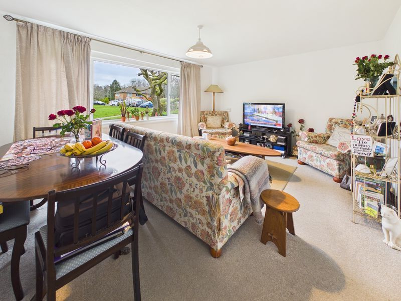 Property photo 3 of 11 Living Room