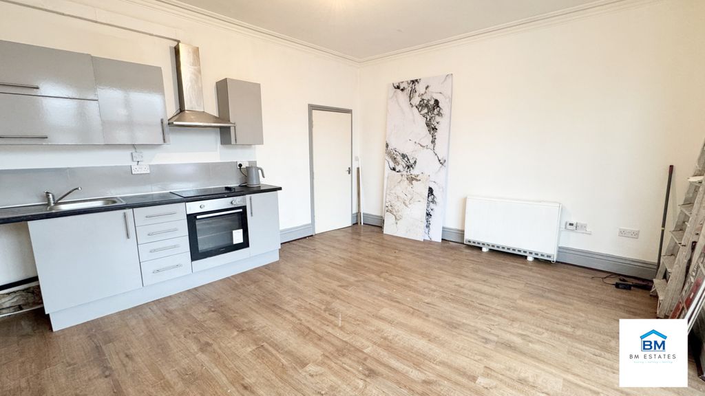 Property photo 2 of 4 Kitchen